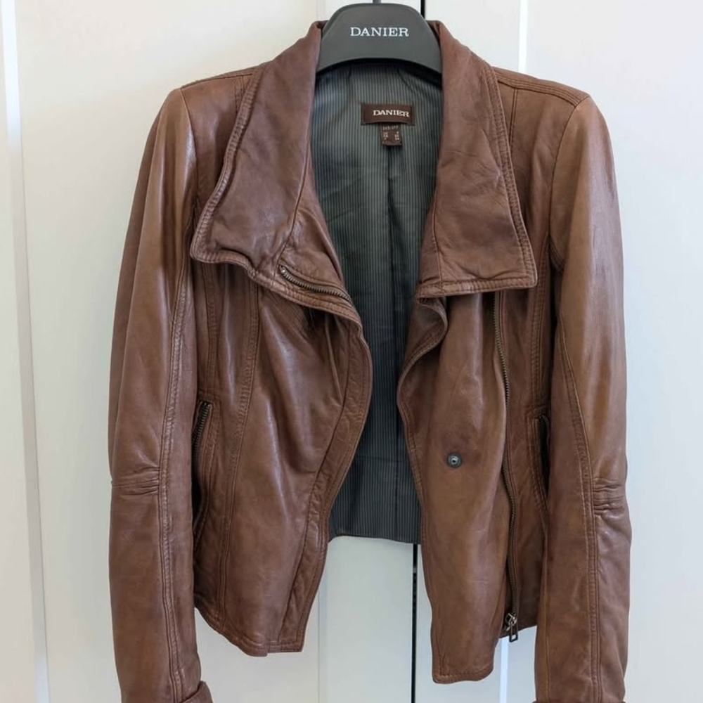 Danier Women's Tan Leather Jacket
